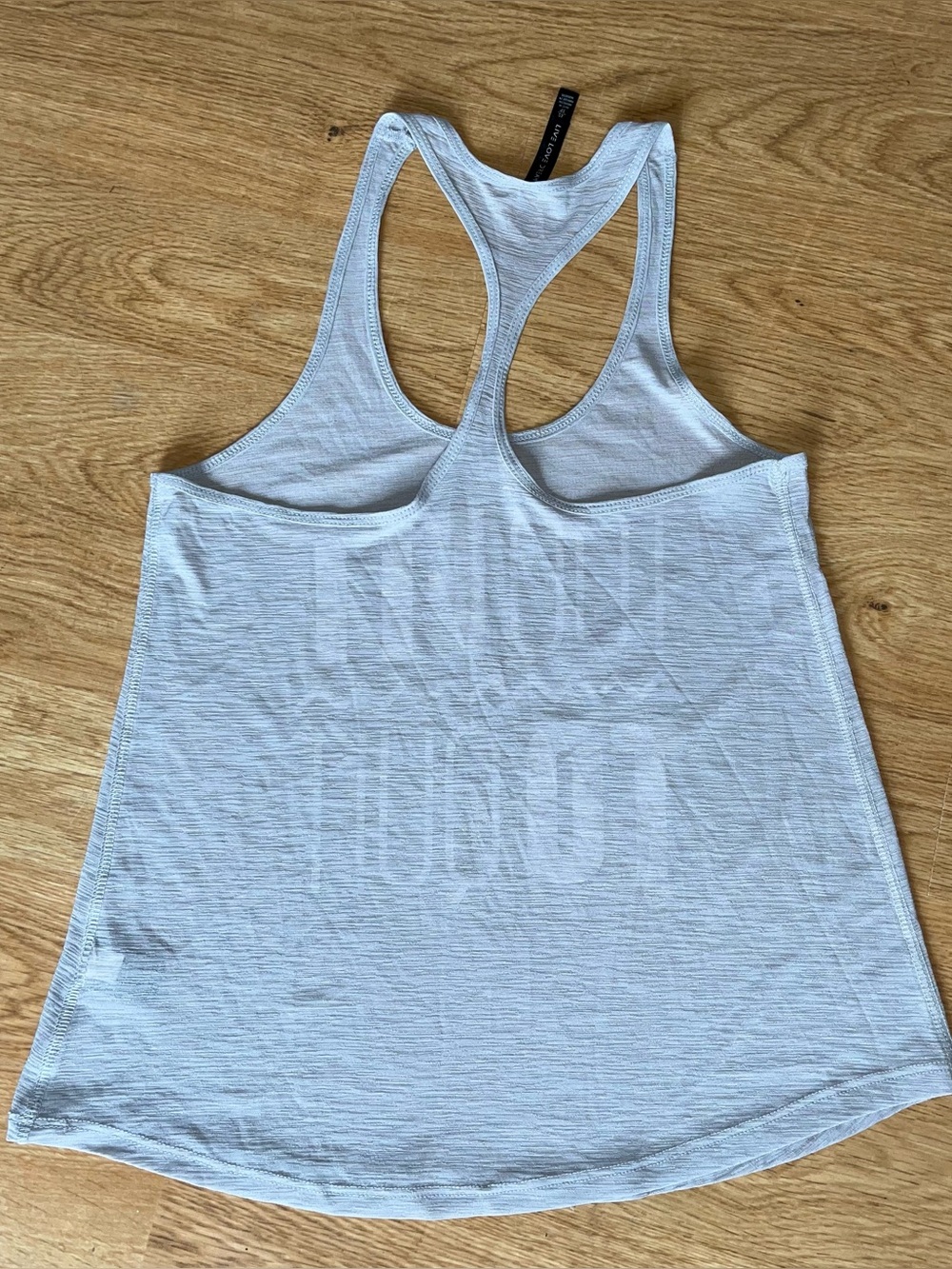 LIVE LOVE DREAM Women's XS Gray Racerback Tank Scoop Neck Lightweight Graphic - Picture 7 of 7